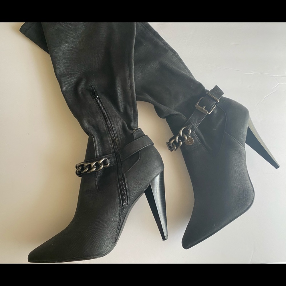 BCBG heeled boots